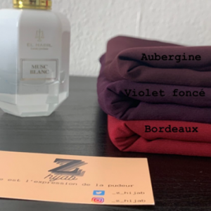Hijabs foncés